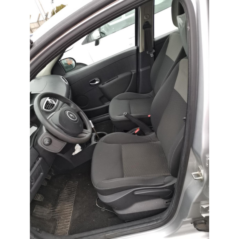Feu arriere principal gauche (feux) RENAULT CLIO 3 Photo n°13
