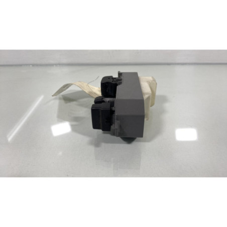 Interrupteur de leve vitre avant gauche TOYOTA YARIS 2