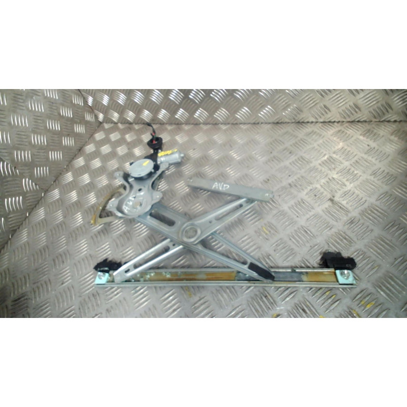Leve vitre electrique avant gauche TOYOTA YARIS 2 Photo n°2