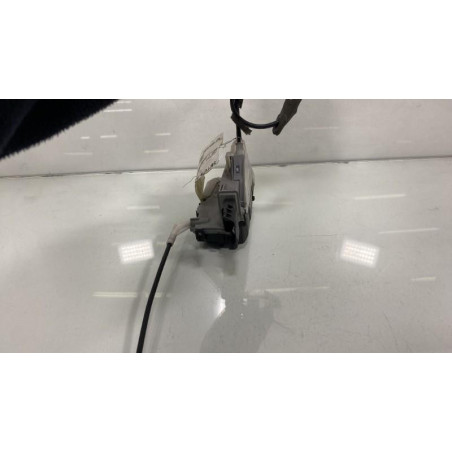 Serrure arriere droit PEUGEOT 3008 1