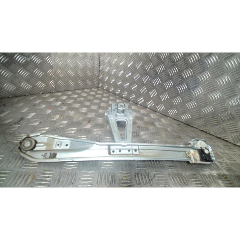 Leve vitre mecanique arriere gauche RENAULT CLIO 3 Photo n°1