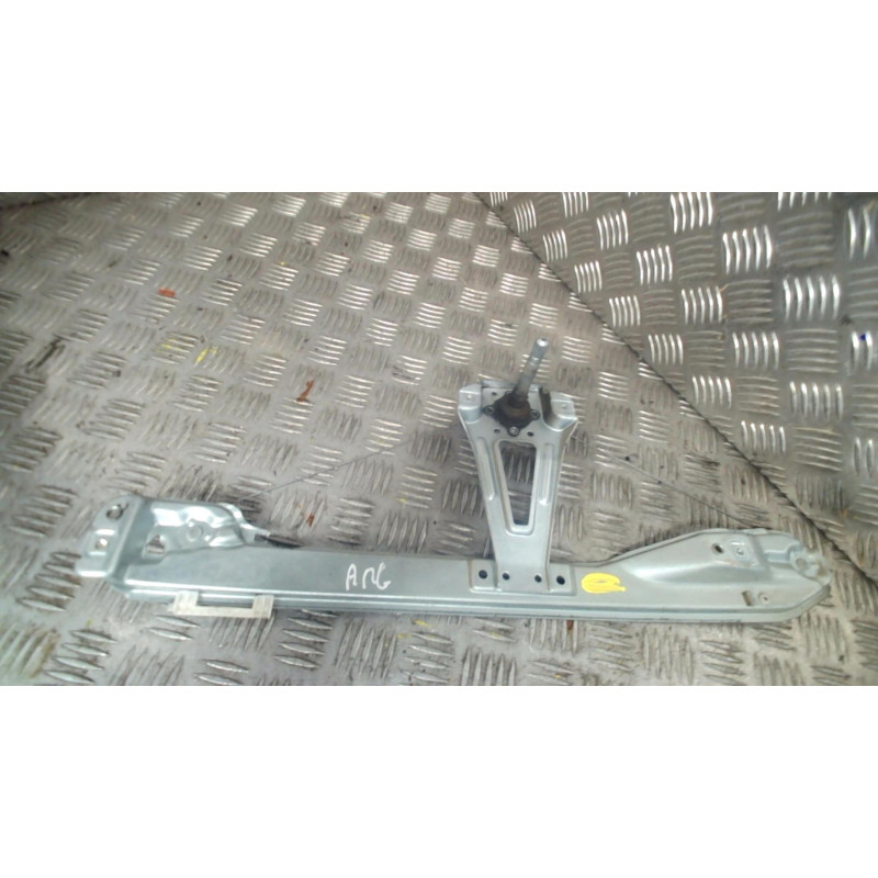 Leve vitre mecanique arriere gauche RENAULT CLIO 3 Photo n°2