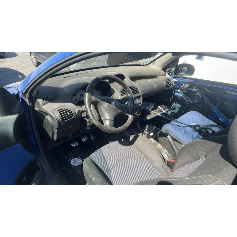 Attache ceinture avant droit PEUGEOT 206 Photo n°8