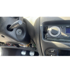 Attache ceinture avant droit PEUGEOT 206