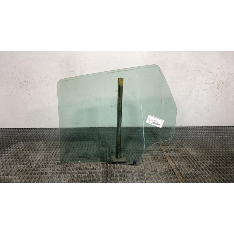 Vitre arriere droit PEUGEOT 308 1 SW Photo n°3