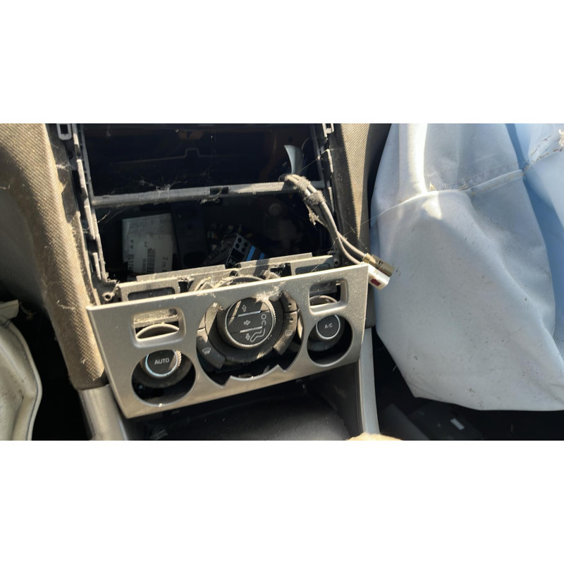 Vitre arriere droit PEUGEOT 308 1 SW Photo n°4