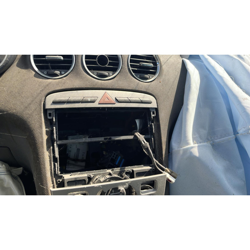 Vitre arriere droit PEUGEOT 308 1 SW Photo n°10