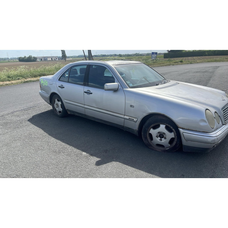 Etrier avant droit (freinage) MERCEDES CLASSE E 210 Photo n°4