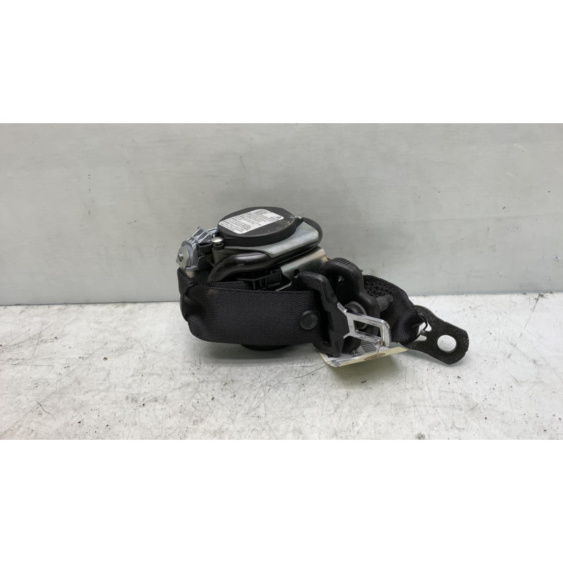 Pretensionneur de ceinture arriere droit MERCEDES CLASSE B 245 Photo n°1