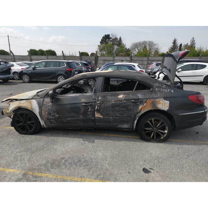 Feu arriere secondaire droit (feux) VOLKSWAGEN PASSAT 5 Photo n°6