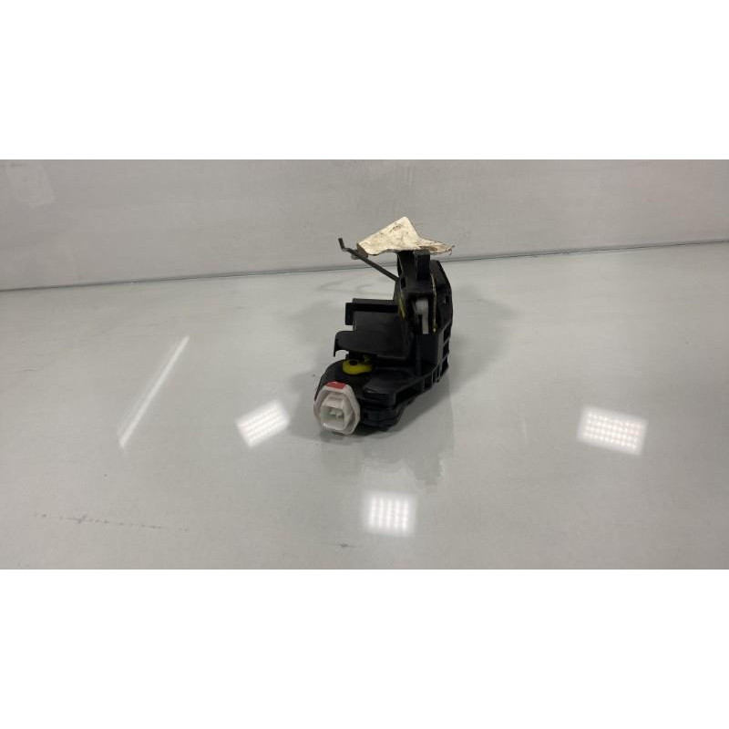 Serrure avant gauche HYUNDAI MATRIX Photo n°3