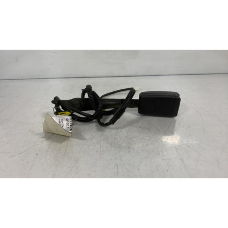 Attache ceinture avant droit TOYOTA YARIS 2