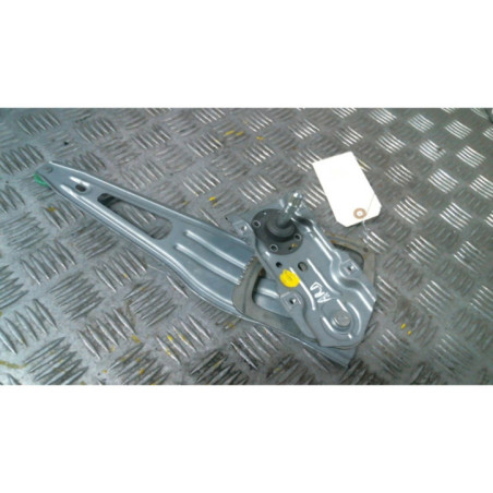 Leve vitre mecanique arriere droit TOYOTA YARIS 2 Photo n°1