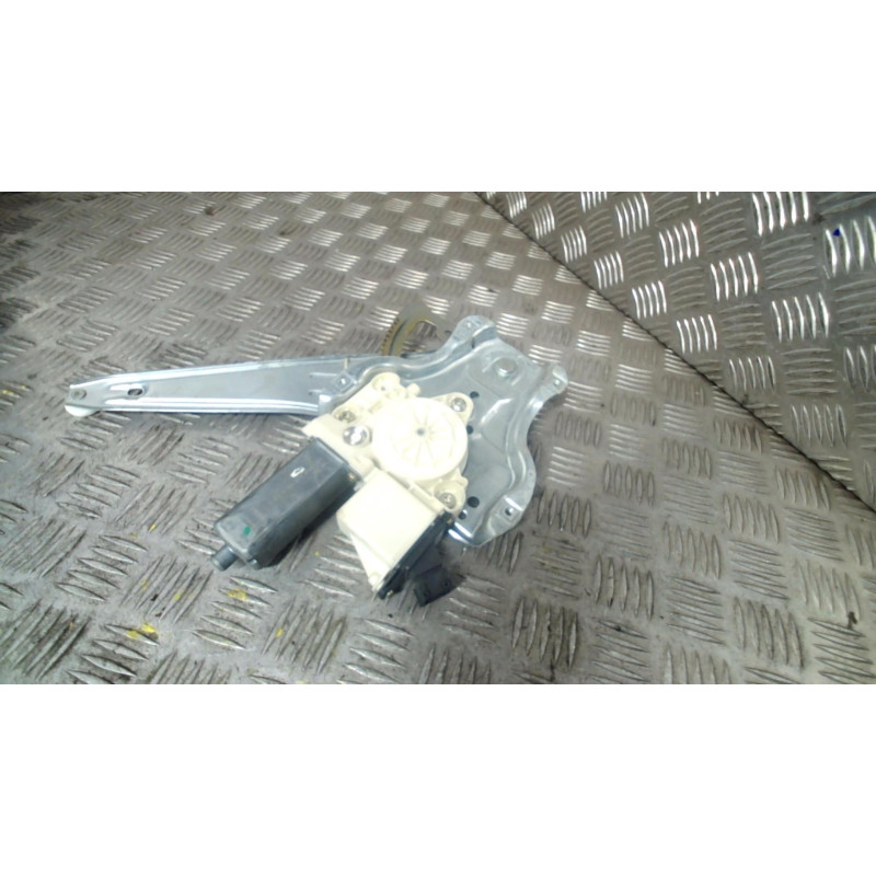 Leve vitre electrique arriere gauche TOYOTA COROLLA 10 Photo n°1