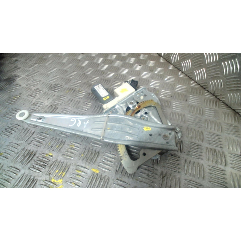 Leve vitre electrique arriere gauche TOYOTA COROLLA 10 Photo n°2