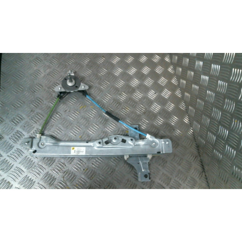 Leve vitre mecanique arriere droit PEUGEOT 208 1 Photo n°1