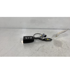 Attache ceinture avant droit PEUGEOT 208 1