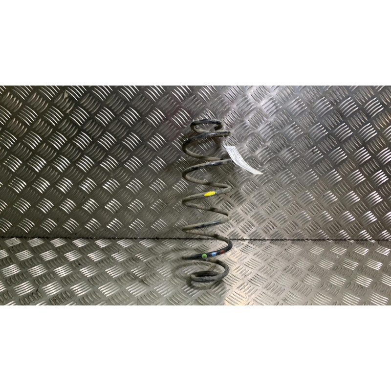 Ressort de suspension arriere droit PEUGEOT 208 1 Photo n°1