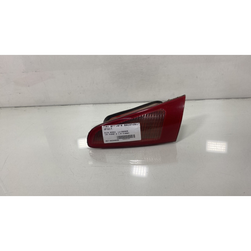 Feu arriere secondaire droit (feux) ALFA ROMEO 147 Photo n°1
