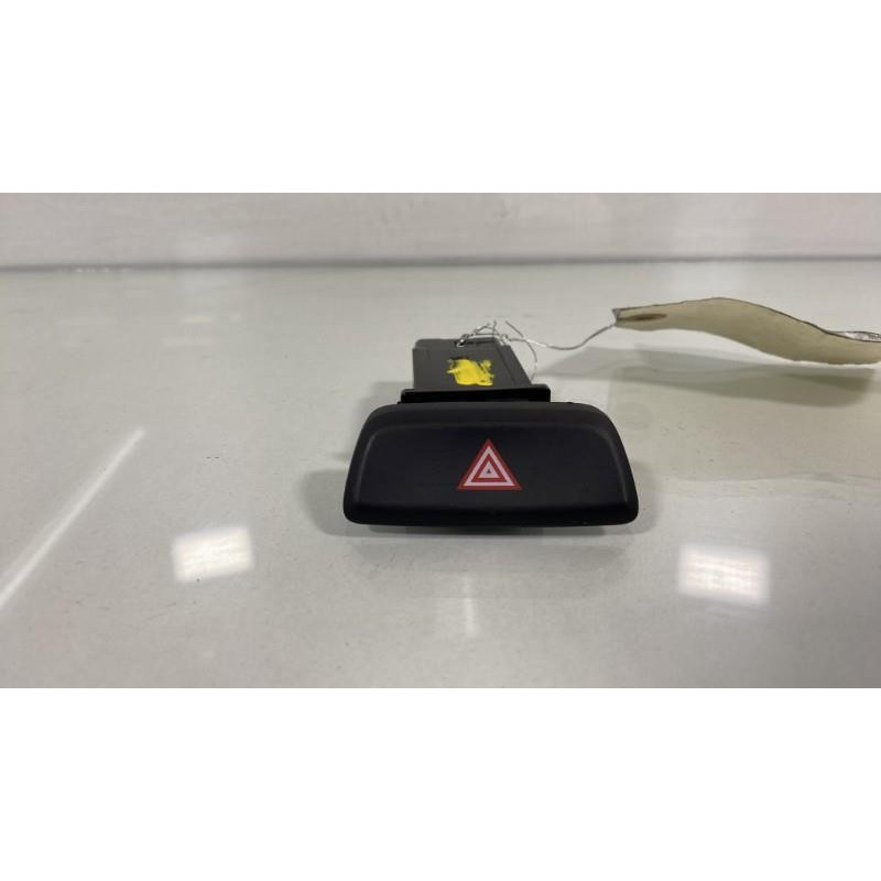Bouton de warning KIA PICANTO 2 Photo n°1