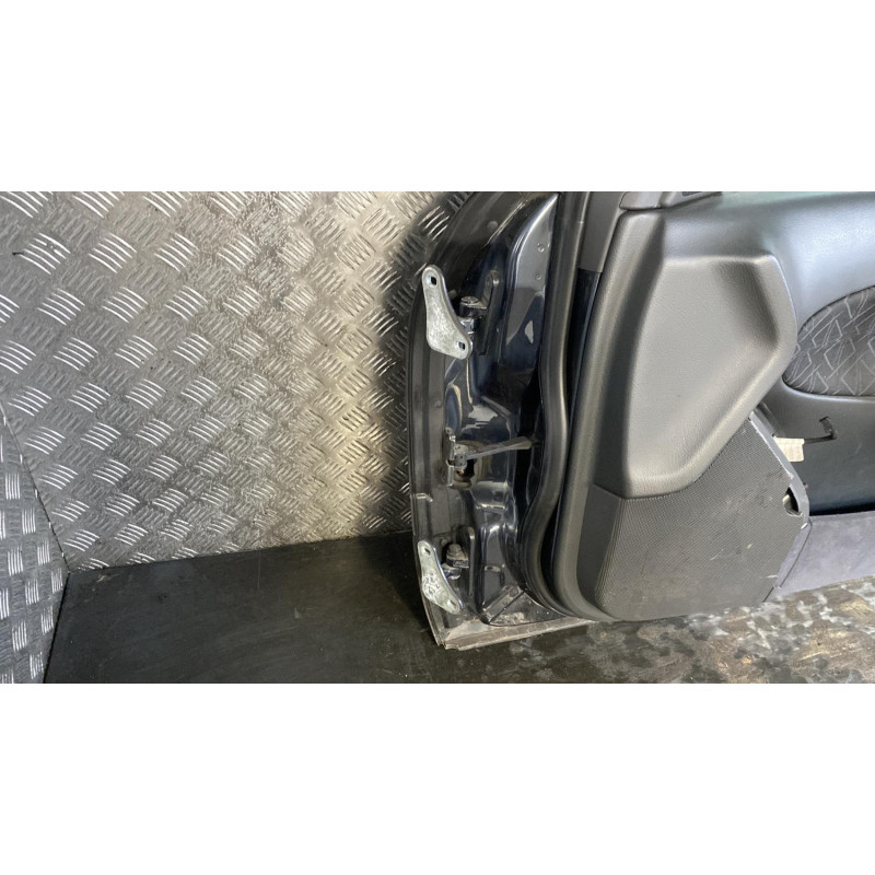 Porte avant droit MERCEDES CLASSE C 203 Photo n°1