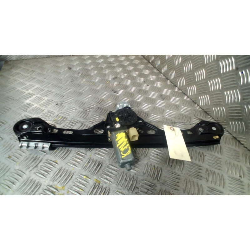 Leve vitre electrique arriere gauche MERCEDES CLASSE C 203 Photo n°1