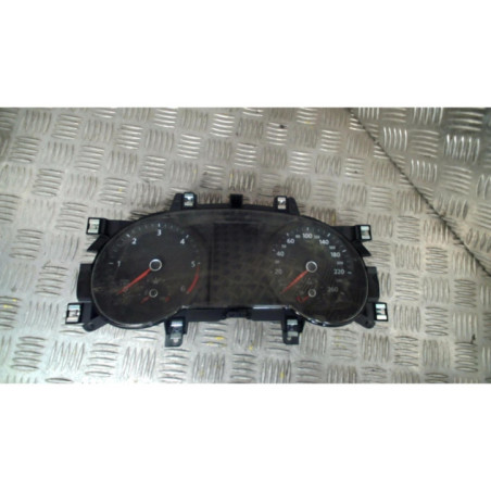 Compteur VOLKSWAGEN PASSAT 7 Photo n°1