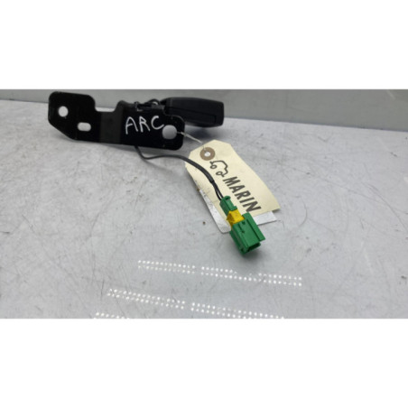 Attache ceinture arriere centrale FIAT 500X
