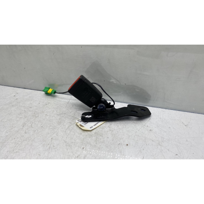 Attache ceinture arriere centrale FIAT 500X Photo n°4