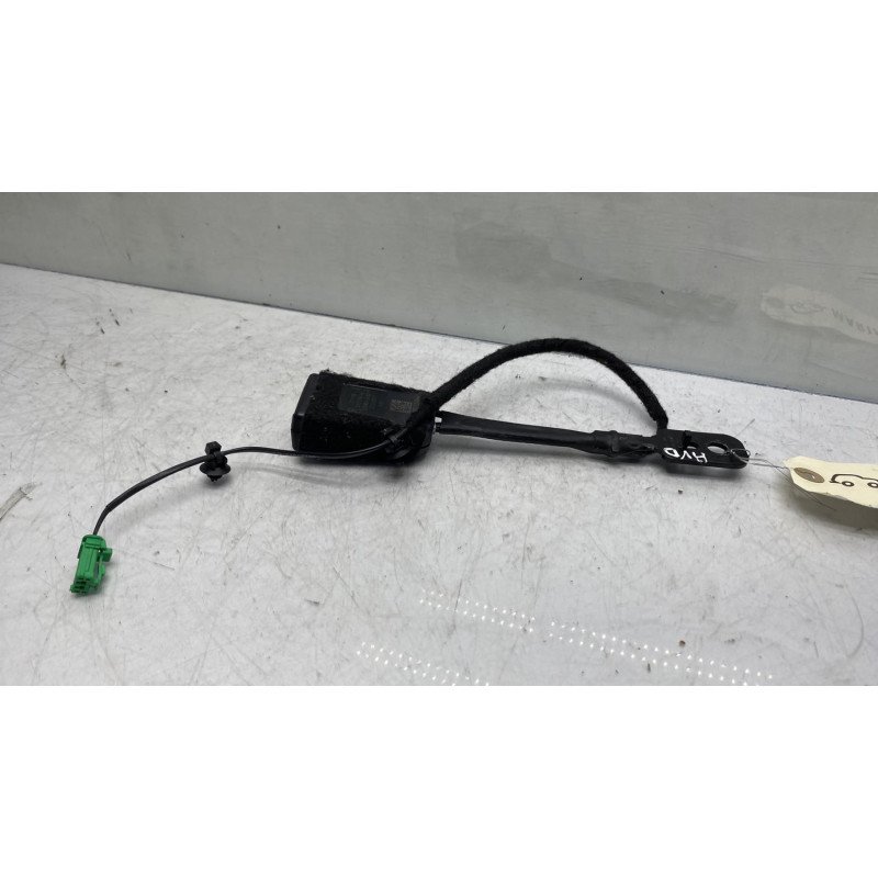 Attache ceinture avant droit FIAT 500X Photo n°3