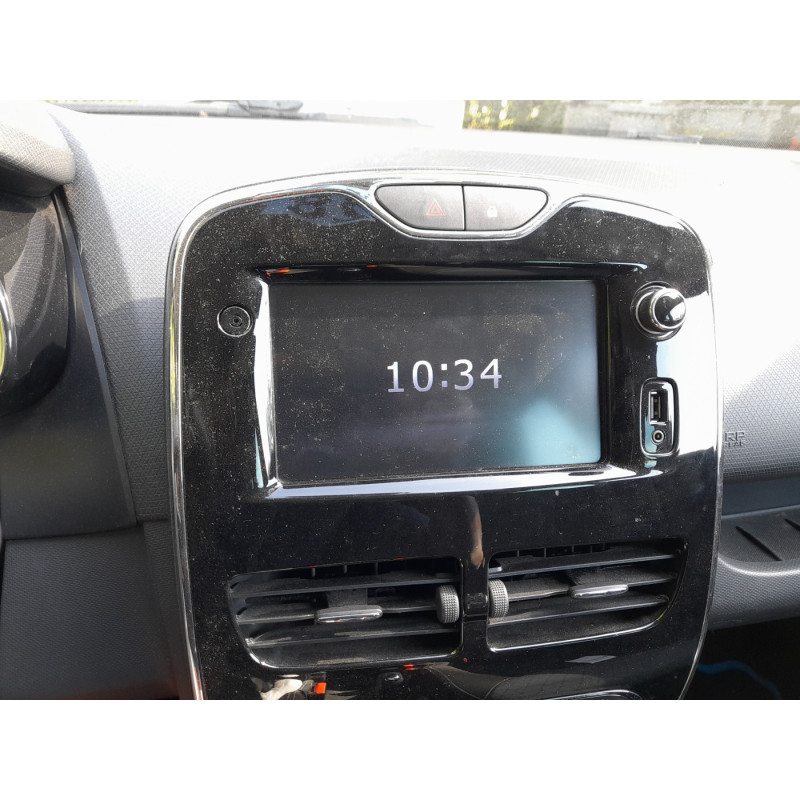 RENAULT CLIO 4 PHASE 1 BREAK 1.2i - 16V TURBO TCE 120 Photo n°8