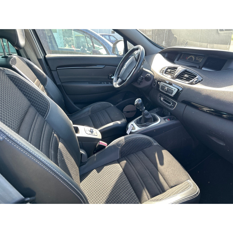 RENAULT GRAND SCENIC 3 PHASE 3 1.2i - 16V TURBO TCE 130 Photo n°11