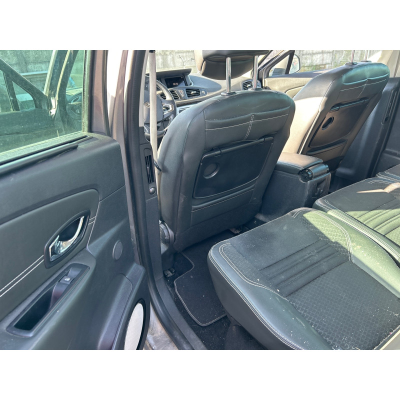 RENAULT GRAND SCENIC 3 PHASE 3 1.2i - 16V TURBO TCE 130 Photo n°16