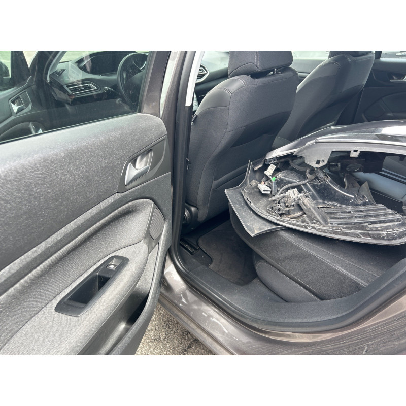 PEUGEOT 308 2 SW PHASE 2 BREAK 1.5 BLUE HDI - 16V TURBO Photo n°19