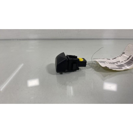 Bouton de warning NISSAN NOTE 1 Photo n°1