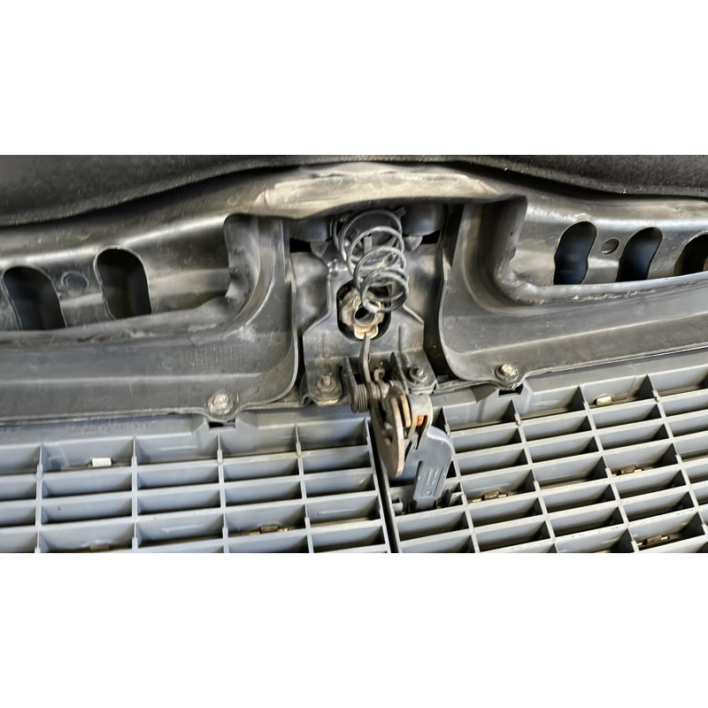 Capot MERCEDES CLASSE E 210 Photo n°1