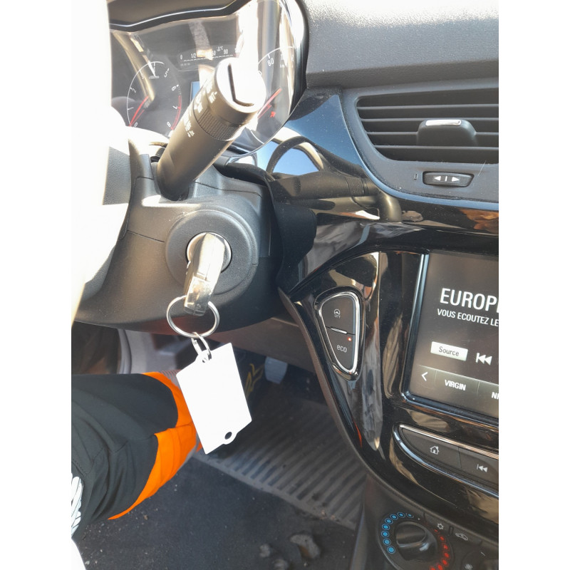 OPEL CORSA E 1.4i - 16V TURBO Photo n°9