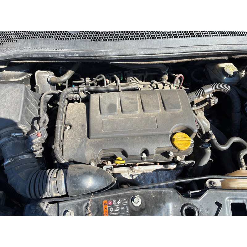 OPEL CORSA E 1.4i - 16V TURBO Photo n°32