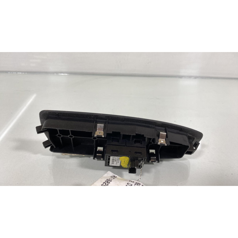 Interrupteur de leve vitre avant droit BMW SERIE 1 F20 Photo n°3