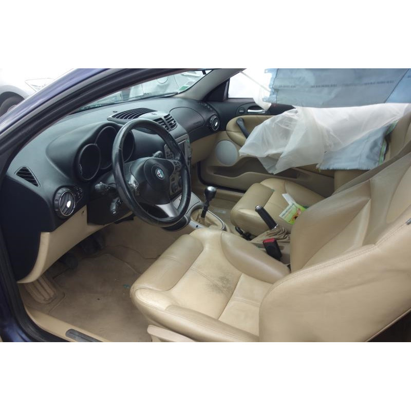 Malle/Hayon arriere ALFA ROMEO GT Photo n°15