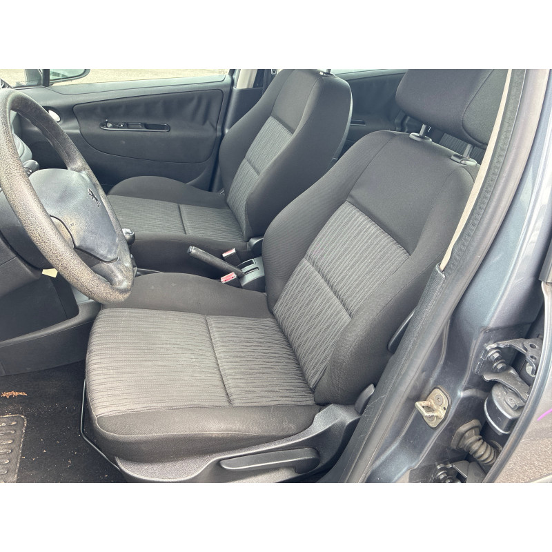 PEUGEOT 207 PHASE 2 1.4i - 8V Photo n°11
