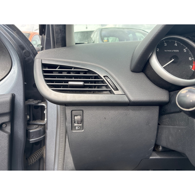 PEUGEOT 207 PHASE 2 1.4i - 8V Photo n°14