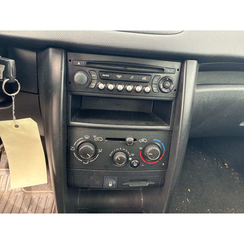 PEUGEOT 207 PHASE 2 1.4i - 8V Photo n°18