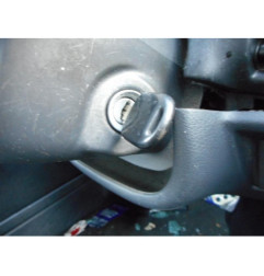 Serrure avant droit SUZUKI SWIFT 2
