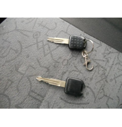 Serrure avant droit SUZUKI SWIFT 2