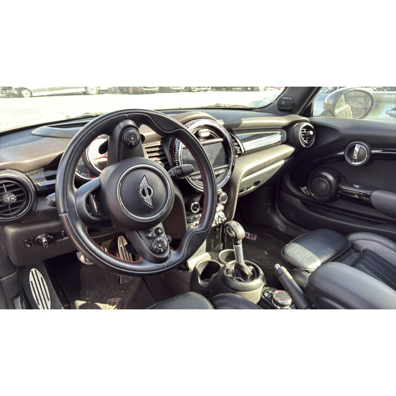MINI MINI 3 F57 PHASE 1 CABRIOLET 2.0i - 16V TURBO JOHN COOPER WORKS Photo n°21