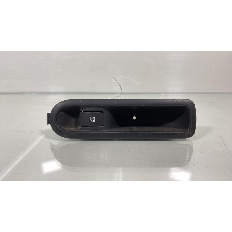 Interrupteur de leve vitre arriere droit RENAULT SCENIC 2 Photo n°3