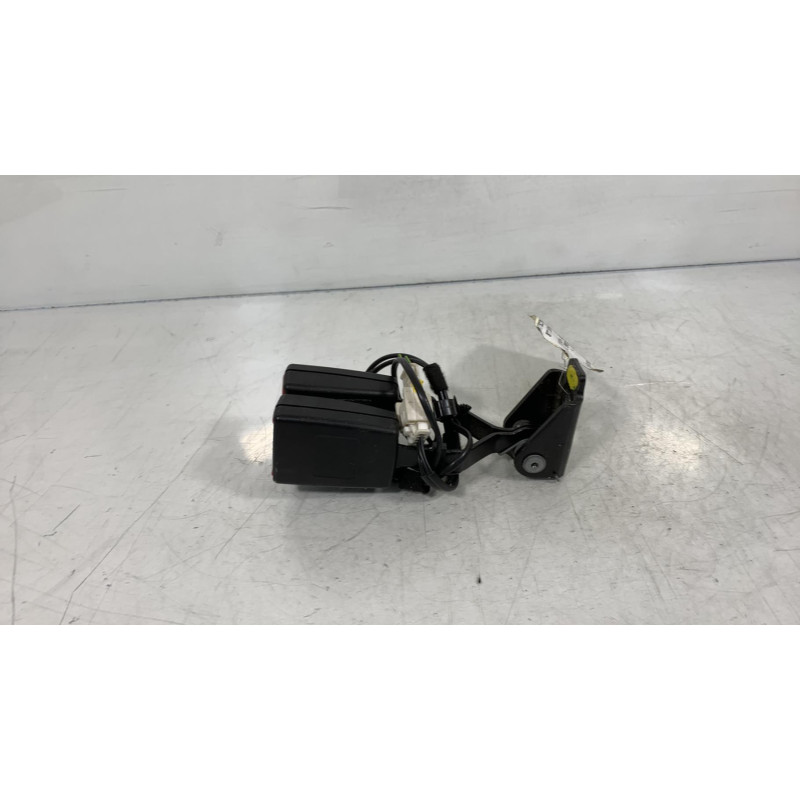 Attache ceinture arriere centrale CITROEN C5 2 Photo n°1