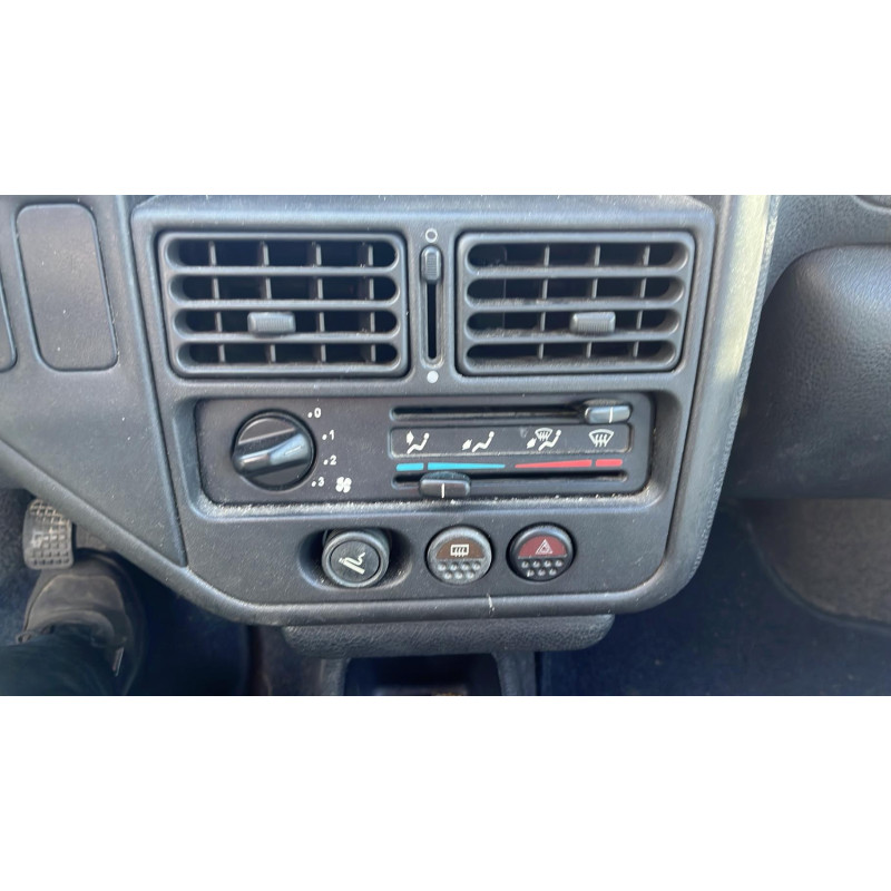 Pare choc avant PEUGEOT 106 Photo n°8