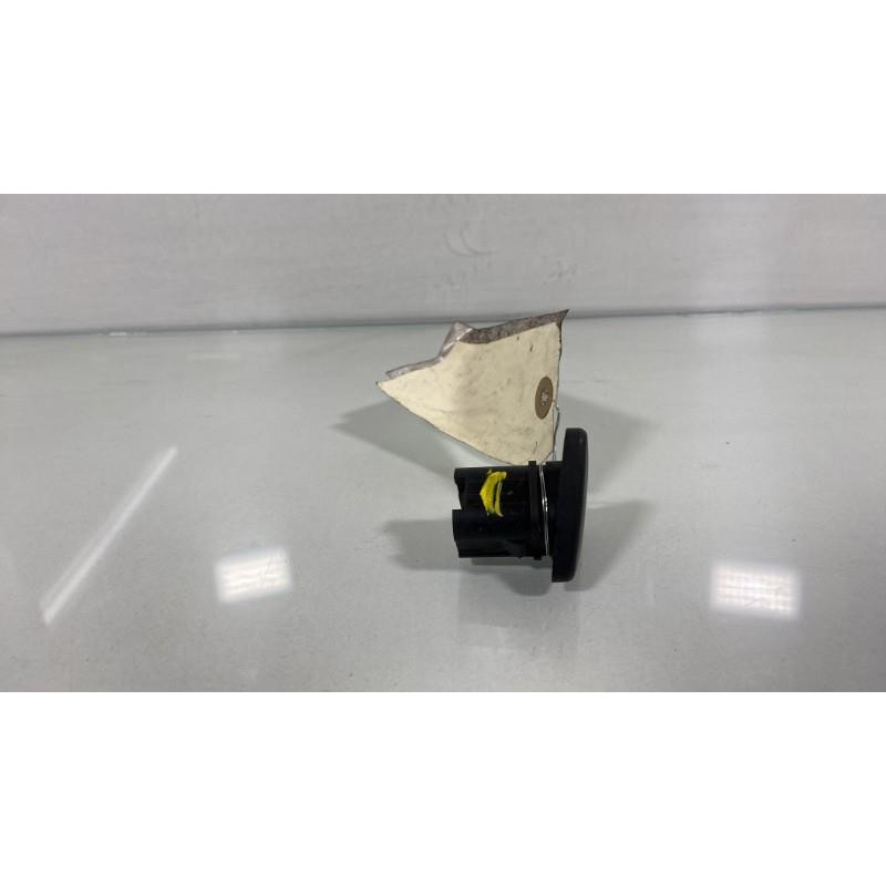 Bouton de warning FORD FUSION Photo n°3